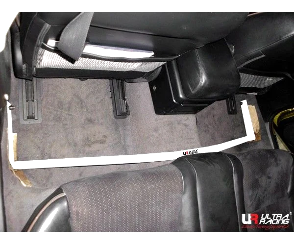 Rozpórka wewnętrzna (Room Bar) Ultra Racing Nissan Skyline V35 2.5 01+