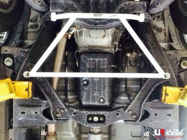 Rozpórka środkowa (Mid Lower Brace) (3149) Ultra Racing Isuzu MU-X (RF10) 2.5 2WD 13-21